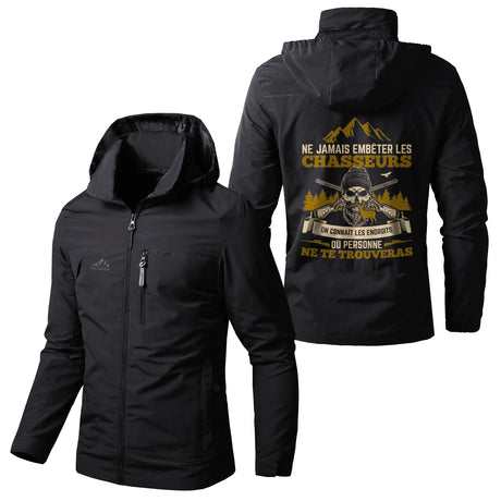 Veste Imperméable Et Coupe-Vent Chasse, Ne Jamais Embêter Les Chasseurs, Cadeau Humour Fan De Chasse - CT07092351 Noir