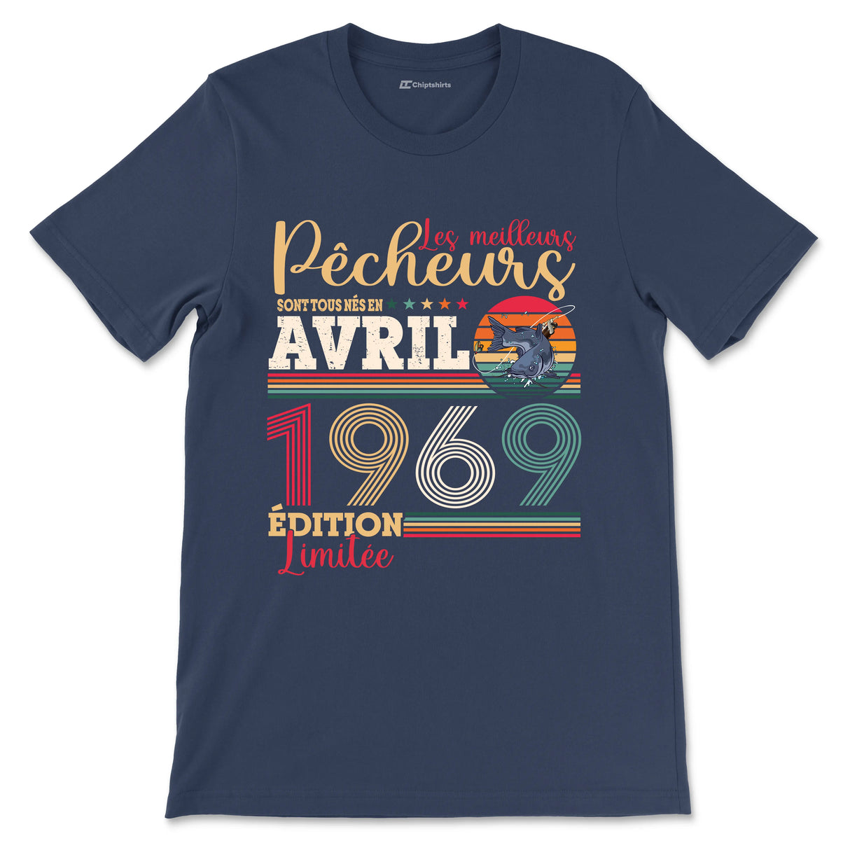 T-shirt pêcheur bleu marine vintage avec silure et slogan meilleurs pêcheurs nés en avril 1969