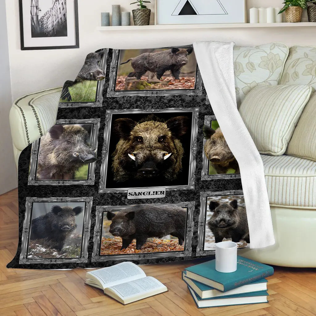 Plaid chasse sanglier en mosaïque de cadres encadrés avec photos de sanglier hérissé et tête centrale dominante