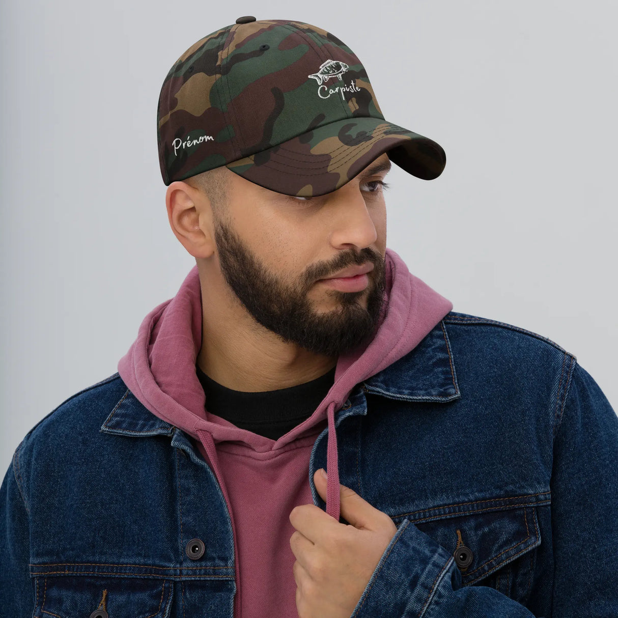 Casquette camouflage broderie personnalisée vue trois-quarts avant droit, finition coton brossé toucher doux