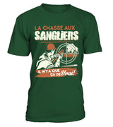 T-shirt chasse sanglier homme vert kaki motif chasseur épaulant arme face au grand gibier sanglier