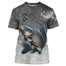 Sweat à capuche all-over pêche carpe humour, fond gris ardoise avec carpe miroir et hameçons, vêtement chaud carpiste