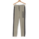 Pantalon jogging pétanque kaki sable assorti au polo silhouettes de joueurs et prénom