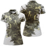 Polo golf femme camouflage kaki et beige all-over silhouettes golfeurs voiturettes texte personnalisable poitrine