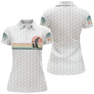 Polo golf blanc femme avec motif golfeur vintage et soleil couchant rétro