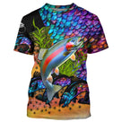 T-shirt all-over peau de truite arc-en-ciel iridescent violet vert orange écailles mouches artificielles, vue de face