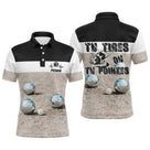 Polo pétanque noir et blanc photo réaliste boules sur terre cochonnet message tirer ou pointer PRÉNOM