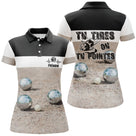 Polo pétanque noir et blanc vue dos message tirer ou pointer boules réalistes terre