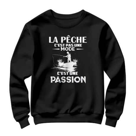 Sweat-shirt pêche passion noir avec silhouette pêcheur en action et slogan La Pêche Passion