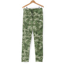 Pantalon camouflage vert kaki pixelisé tout-over coupe ajustée logo blanc poitrine outdoor sport
