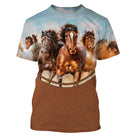 T-shirt équitation all-over avec troupeau de chevaux au galop brun noir et blanc sur fond bleu ciel