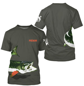 T-shirt pêche brochet personnalisé kaki avec poisson stylisé et leurre orange prénom au torse