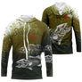 T-shirt anti UV à capuche pêche bar skelefish, squelette de loup blanc graphique sur fond vert mousse dégradé, prénom brodé