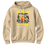 Sweat à capuche pêcheur humour beige naturel avec design poisson stylisé et personnalisation prénom