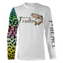 T-shirt manches longues pêche truite, illustration arc-en-ciel et écailles léopard sur la manche, personnalisable