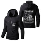 Veste imperméable pêche noire à capuche, slogan J'attrape toujours quelque chose et poisson, prénom personnalisé