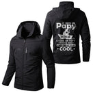 Veste imperméable pêche vert militaire à capuche, slogan Papy Pêcheur cool canne grande illustration, prénom personnalisé