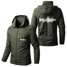 Veste pêche vert militaire à capuche, motif poisson passion stylisé en relief