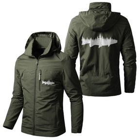 Veste pêche vert militaire à capuche, motif poisson passion stylisé en relief