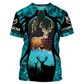 T-shirt chasse cerf camouflage turquoise et noir avec cerf à grand bois central et silhouette de chasseur en tir d affût