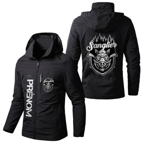 Veste chasse noire à capuche avec illustration sanglier blanc détaillée et inscription Sanglier, prénom personnalisé