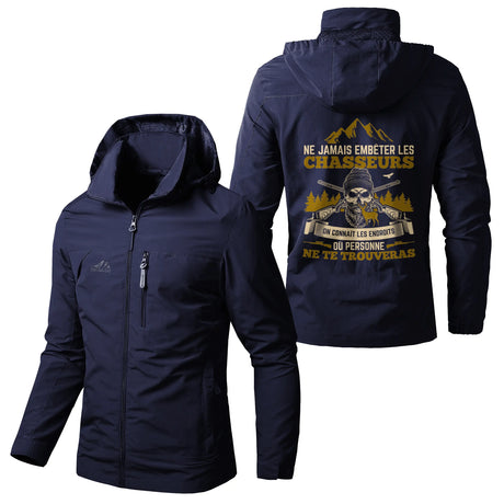 Veste Imperméable Et Coupe-Vent Chasse, Ne Jamais Embêter Les Chasseurs, Cadeau Humour Fan De Chasse - CT07092351 Marine