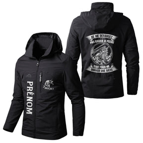 Veste pêche noire à capuche avec slogan Ne me dérangez pas quand je pêche, brochet illustration, prénom personnalisé