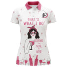 Polo femme golf et vin blanc rose avec golfeuse stylée et lettrage Nine to Wine, motifs balles et bouteilles