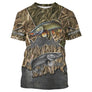 T-shirt pêche all-over camouflage unisexe avec brochets en herbe et slogan Né Pour Pêcher Aux Leurres