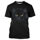 T-shirt chat 3D noir avec portrait mystérieux de chat noir aux yeux jaunes ambrés, all-over photoréaliste