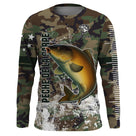 Hoodie pêche carpe all-over camouflage forêt vert brun motif carpe miroir cyprinidé prénom personnalisé