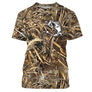 T-shirt all-over pêche bar au leurre camouflage roseau motif loup mer attaque leurre souple, vue de face