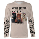 Manches longues cheval beige avec trois têtes de chevaux couronnes fleuries lettrage all-over