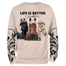 Sweat zippé all-over cheval beige trois chevaux Life Is Better With Horses fleurs roses