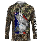 T-shirt anti-UV capuche pêche truite camouflage forêt drapeau France truite fario en gros plan