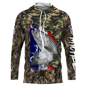 T-shirt anti-UV capuche pêche truite camouflage forêt drapeau France truite fario en gros plan