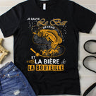 T-shirt noir humour pêche bar Je sauve le bar de l'eau et la bière de la bouteille lettrage doré silhouette bar, vue de face