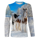 T-shirt équitation chevaux pie vue de face design hivernal, coupe unisexe all-over disponibles