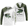 Tenue de pêche brochet personnalisée hoodie capuche camo vert et blanc avec brochet en attaque