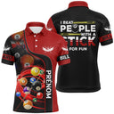 Polo billard rouge et noir homme avec queues croisées, billes colorées en spirale et écusson, prénom personnalisé