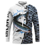 T-shirt anti UV à capuche pêche saumon argenté en bond, peau bleu marine sur le flanc droit, prénom brodé sur la manche