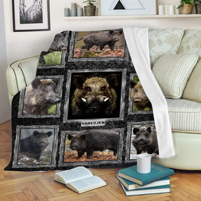Plaid chasse sanglier en mosaïque de cadres encadrés avec photos de sanglier hérissé et tête centrale dominante