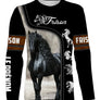 T-shirt manches longues cheval Frison all-over fond noir motif Frison noir bordures dorées cavalier prénom personnalisé