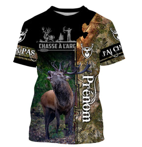 T-shirt chasse cerf à l'arc camouflage forêt vert noir avec grand cerf au brame et silhouette archer, prénom imprimé