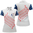 Polo golf femme blanc texture balle coq tricolore clubs croisés rouges inserts bleu manches coupe cintrée