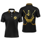 Polo golf homme noir intense médaillon central guerrier roi armure dorée clubs croisés or inscription GOLF graphique