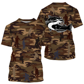 T-shirt pêche all-over col rond camouflage marron beige silure catfish émergeant des eaux silhouettes pêcheurs