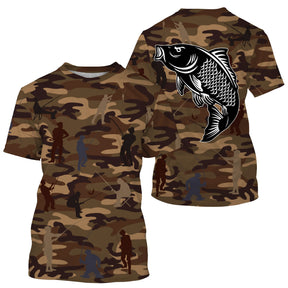 T-shirt pêche all-over col rond camouflage marron beige carpe gros plan silhouettes pêcheurs carpiste