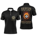 Polo billard noir or avec boule 8 en flammes et slogan Jesus is my savior Billiards is my therapy, prénom personnalisé