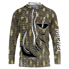 Tee-shirt pêche brochet peau vert-or all-over trompe-l'œil avec hameçons noirs et prénom personnalisé